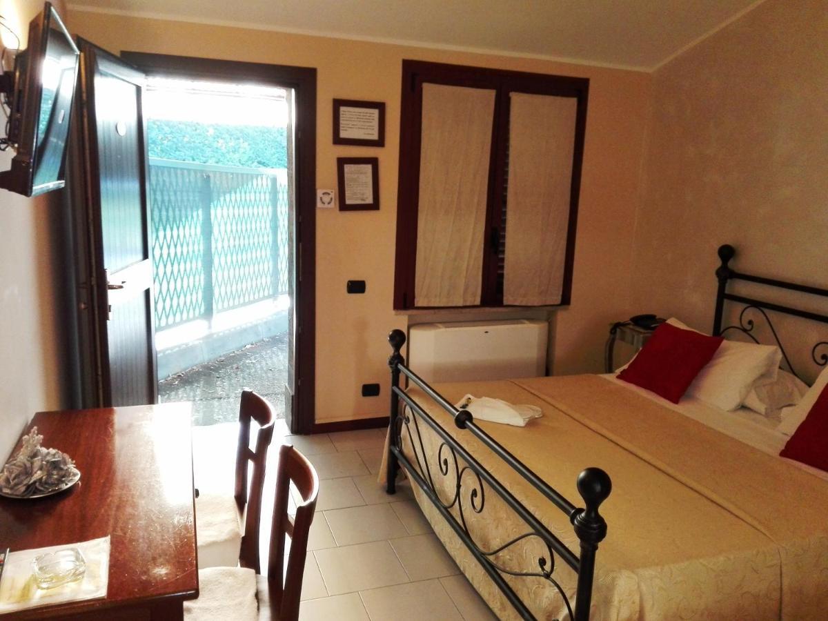 Motel Est Peschiera Borromeo Exterior foto