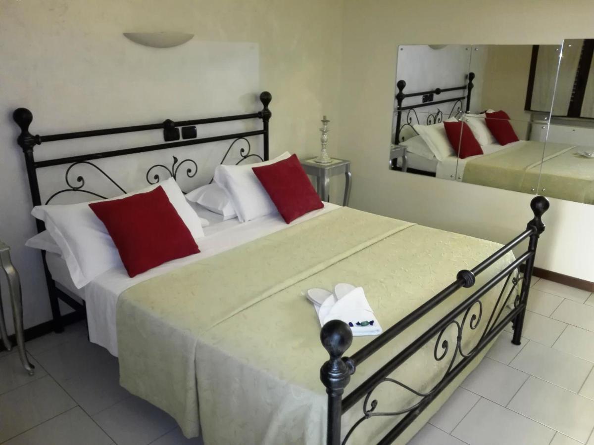 Motel Est Peschiera Borromeo Exterior foto