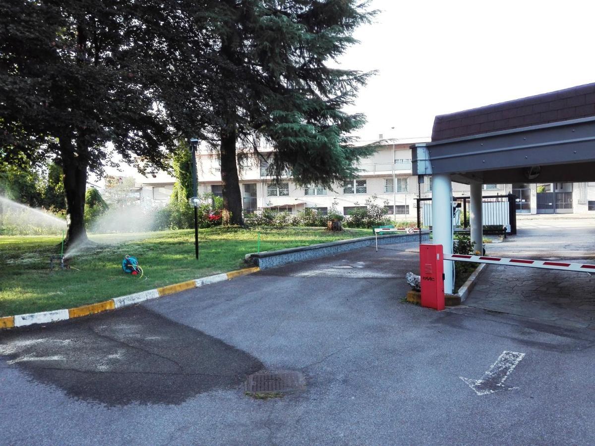 Motel Est Peschiera Borromeo Exterior foto