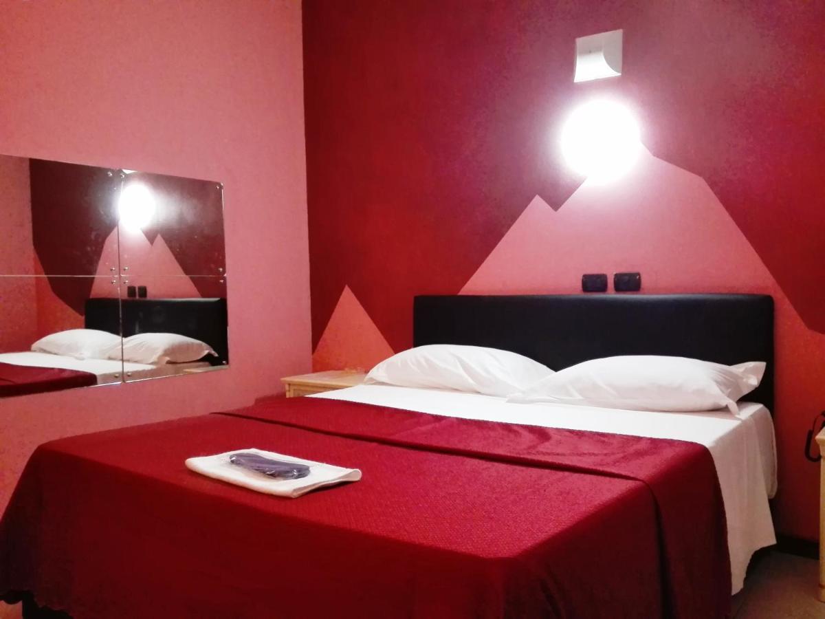 Motel Est Peschiera Borromeo Exterior foto